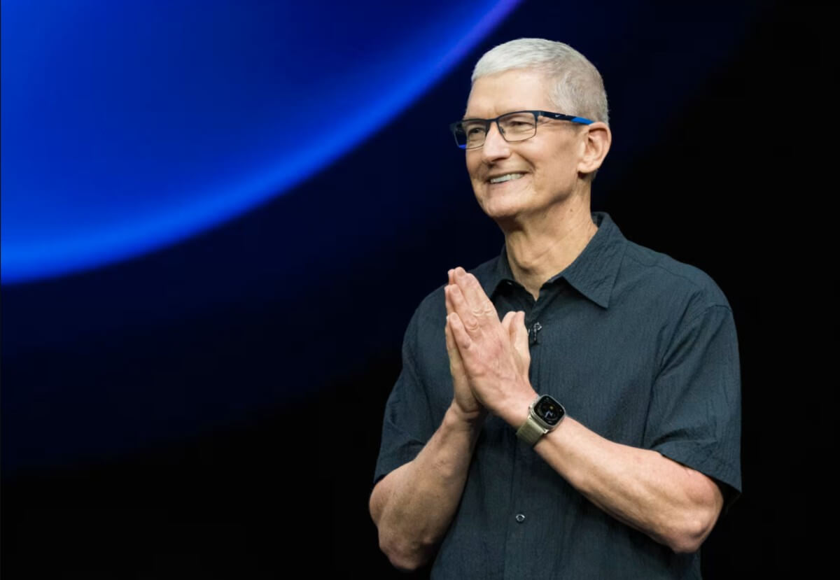 Apple Announced Tim Cook is Stepping Down As CEO in September