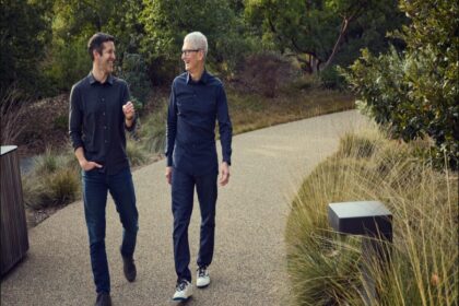 Apple Announced Tim Cook is Stepping Down As CEO in September