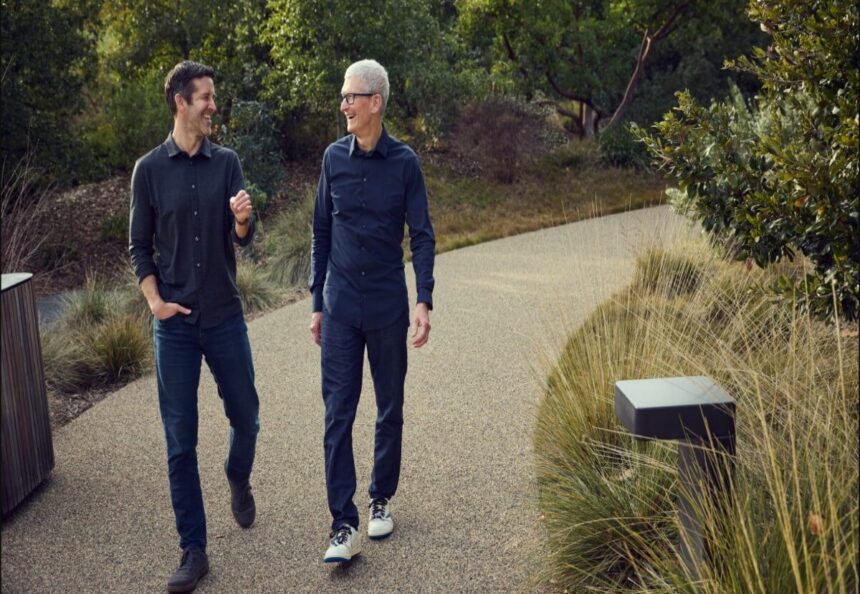 Apple Announced Tim Cook is Stepping Down As CEO in September